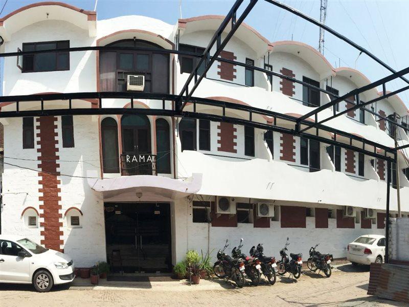 OYO 7128 Hotel Rama Karnāl Exterior foto